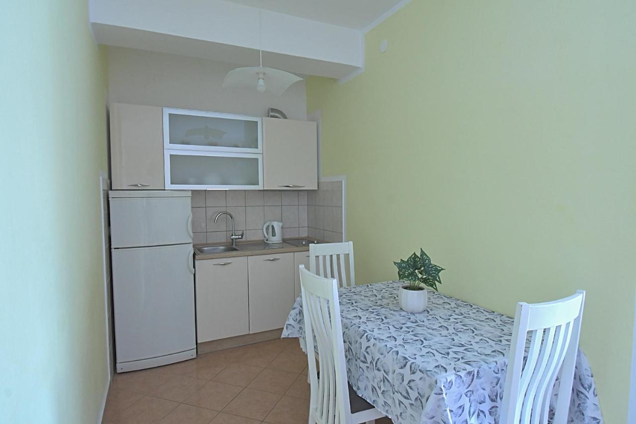 Apartments Tonci And Iris Primosten Exterior photo